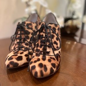 Dolce&Gabbana leopard print pony hair shoes with lace